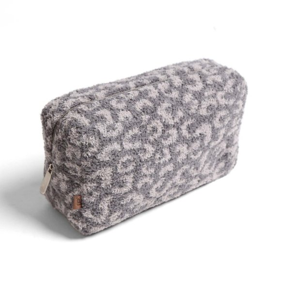 ComfyLuxe Leopard Travel Pouch - Picture 1 of 4
